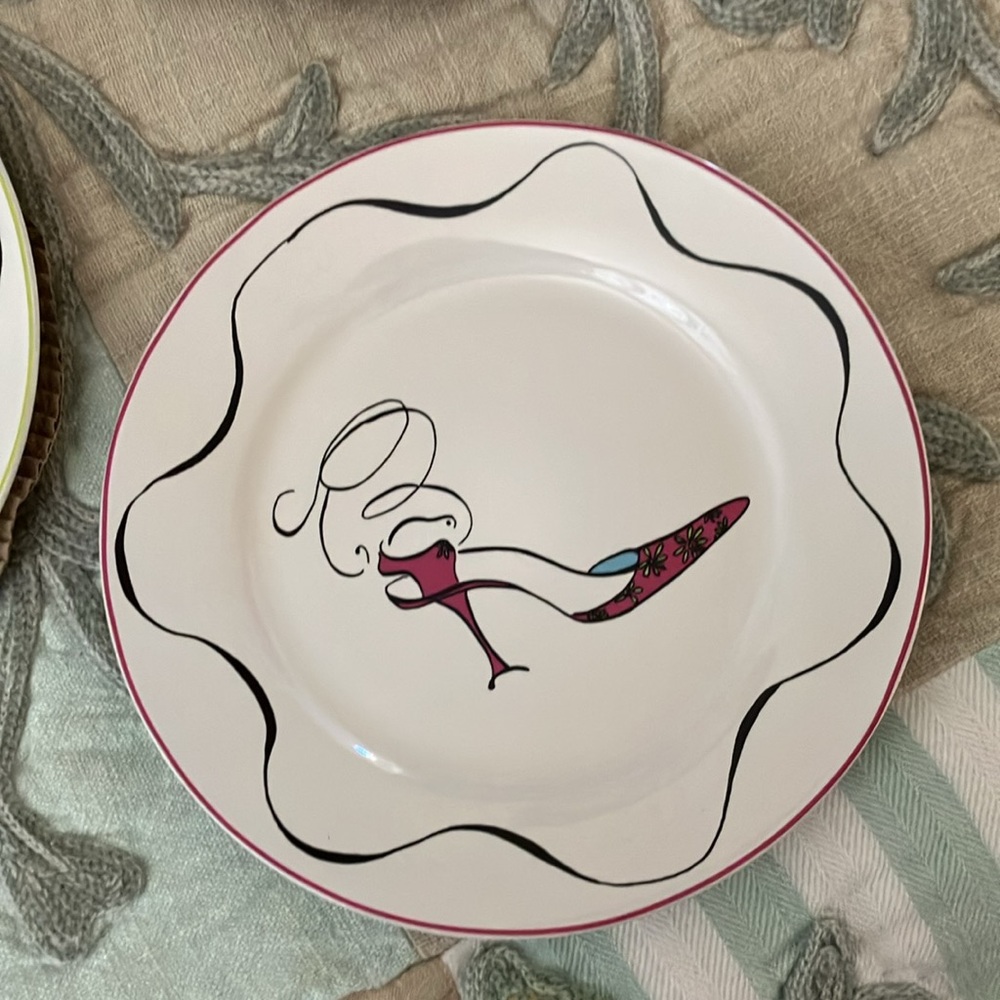 NIB Rosanna 4 salad plates in a box. Fun pattern with shoes - Picture 6 of 9